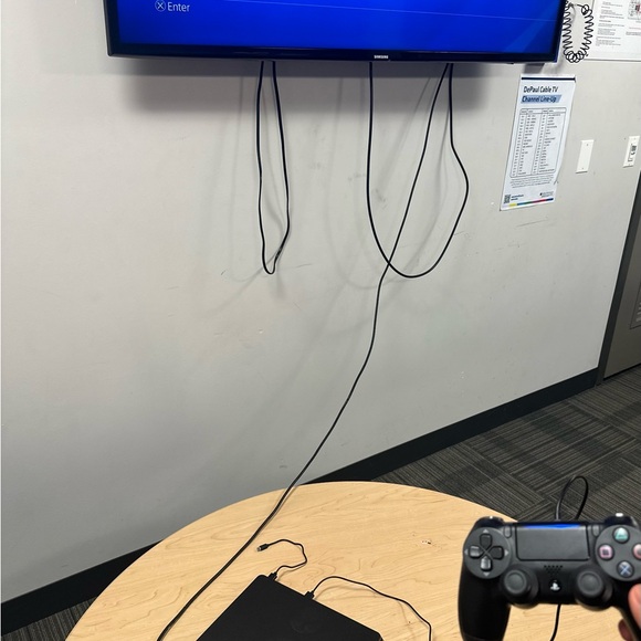 Ps4 FOR SALE + CONTROLLER